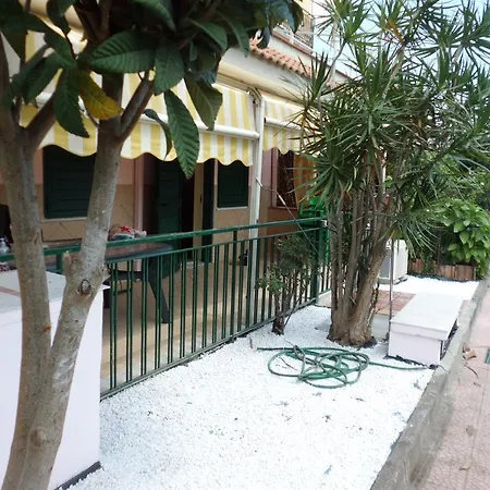 Sileno Apartment *